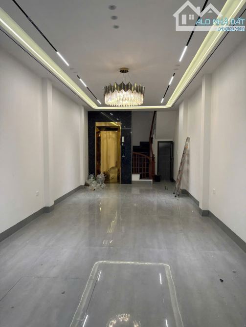 Bán nhà mới Ngọc Trì, Thạch Bàn. DT 50M2, MT 4.7M, 6 Tầng, Gara, thang máy, Full nội thất,