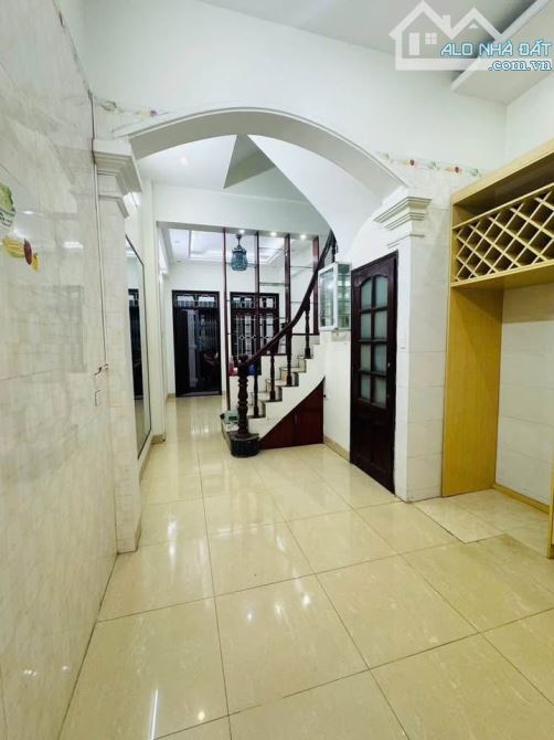 Bán nhà Trung tâm Đống Đa, dòng tiền 13 triệu/tháng, chỉ 8 tỷ
