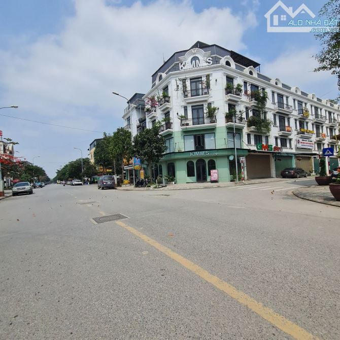 35m2 trục đường 22m kinh doanh tại Trâu Quỳ, Gia Lâm. Lh