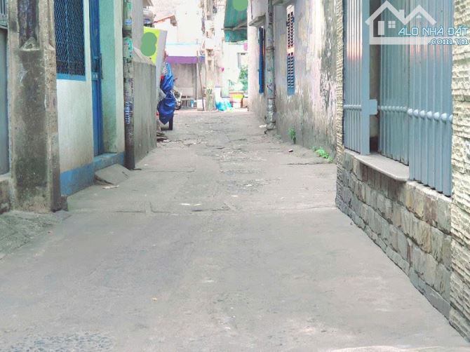 NHÀ P2 BÌNH THẠNH - 58M2(5x12) - BA GÁC - BA MẶT HẺM - C4 - GẦN CHỢ BÀ CHIỂU