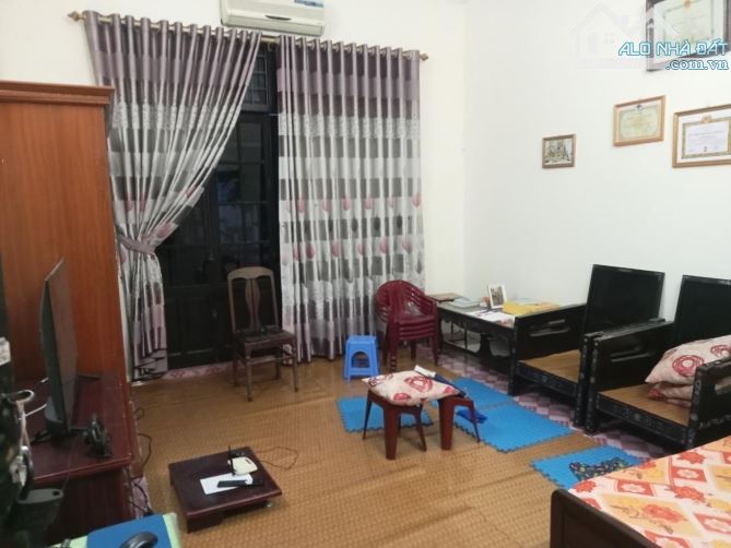 NGỌC THUỴ - NGÕ THÔNG - OTO 7 CHỖ VÀO NHÀ
