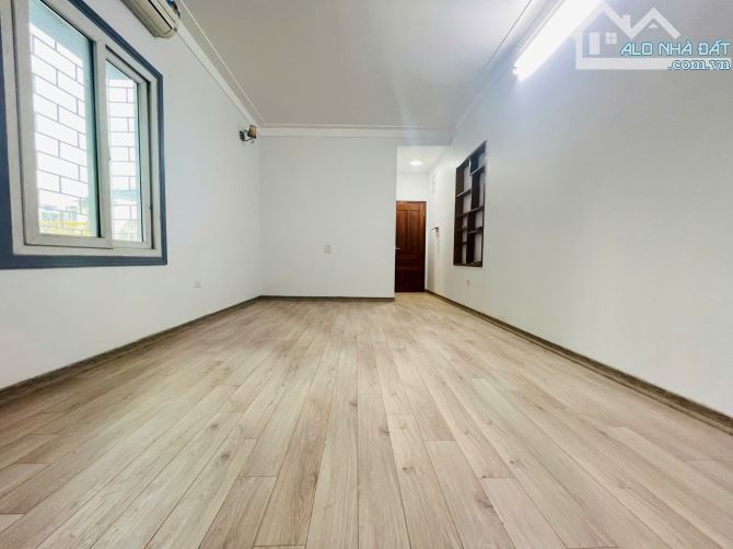 Chuyển nhương nhà ở 369 Minh Khai đối diện Times City 37m2x5t 3 mặt thoáng nhỉnh 6 tỷ