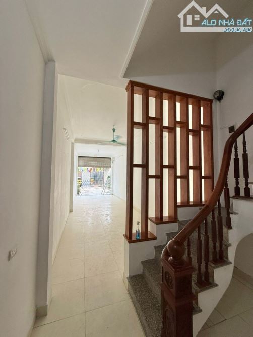 NHÀ ĐẸP DÂN XÂY - NGÕ ĐẸP Ô TÔ VÀO NHÀ - 2 THOÁNG TRƯỚC SAU - Ô CHỜ THANG MÁY
