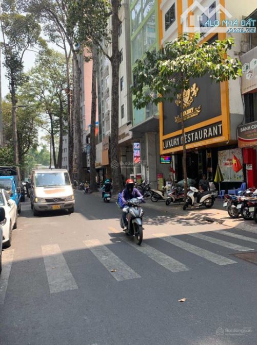 Bán khuôn nhà đất mặt tiền Lý Chính Thắng ngay Nam Kỳ Khởi Nghĩa, 8x19m HĐ 70 tr, giá 47ty