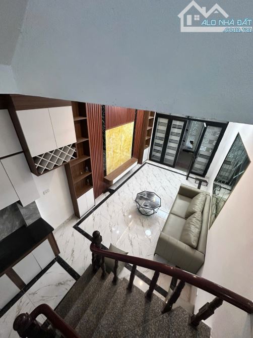 Cho thuê nhà ngõ 89 Thanh Lân, 4 tầng x 30m2, 2 ngủ, 9 Triệu ở gia đình