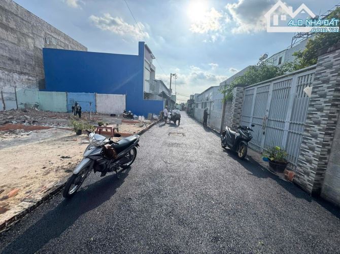 cần ra gấp lô đất ngay thị trấn Củ Chi công chứng trong ngày kdc đông đúc đường nhựa 8m