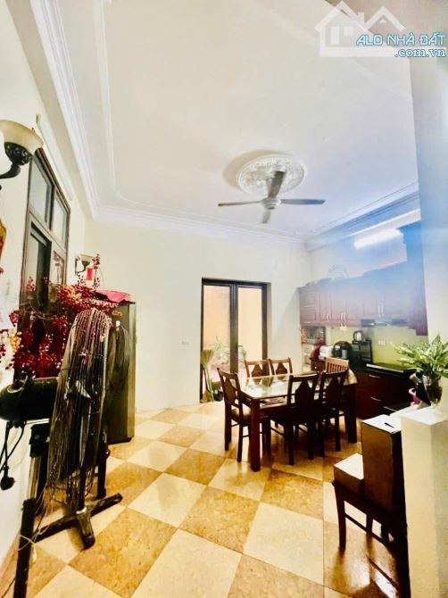 BÁN NHÀ VŨ TRỌNG PHỤNG 62 M  4T MT 4,3 giá 11tỷ