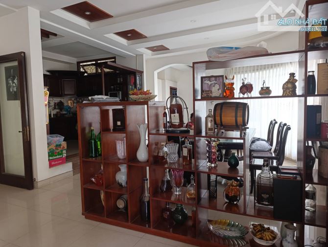 Nhà đẹp mặt tiền ,Phường 13, trung tâm, quận Tân Bình