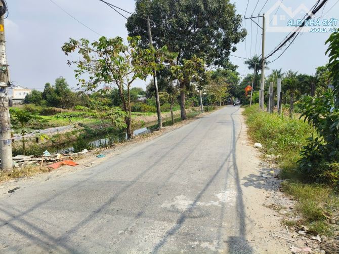 Kẹt Ngân Hàng  Cần Bán Đất Bình Chánh ,Xã Tân Qúy Tây Gía 4,67 tỷ rộng 1700m2, Sổ Hồng