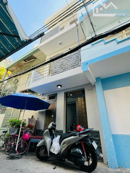 NHÀ HẺM 5M- P2 BÌNH THẠNH - 17M2 - 1TRỆT/2LẦU -BA GÁC - GẦN VŨ TÙNG, CHỢ BÀ CHIỂU