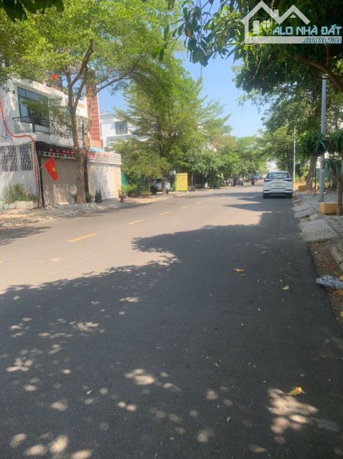 BÁN LÔ ĐẤT 02 MẶT TIỀN KHU ĐÔ THỊ PHƯỚC LONG , TP NHA TRANG  GIÁ  12 TỶ