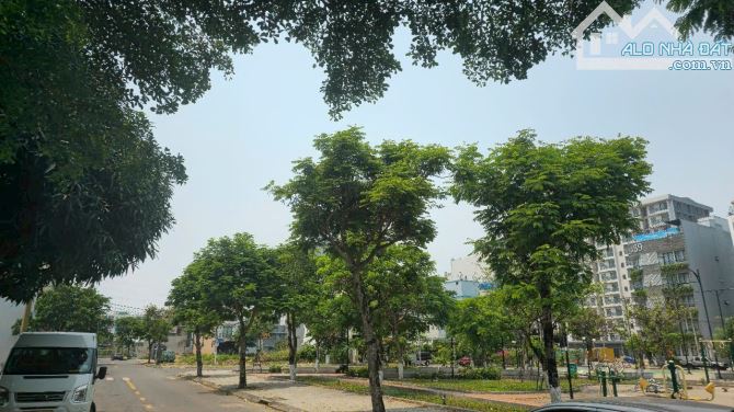 BÁN GẤP NHÀ ĐẸP 3 TẦNG KHUÊ MỸ ĐÔNG 14 - 106M2 - VIEW CÔNG VIÊN - DÒNG TIỀN 20TR/THÁNG