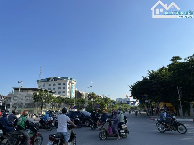 Bán đất hiếm Võ Chí Công 264m², MT 8m, lô góc, sổ đỏ, giá 125 tỷ(TL)