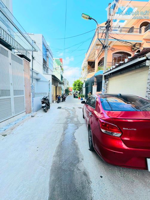NHÀ CÓ GARA ÔTÔ  CÁCH BIỂN 1,2KM GIÁ RẺ THÀNH PHỐ NHA TRANG