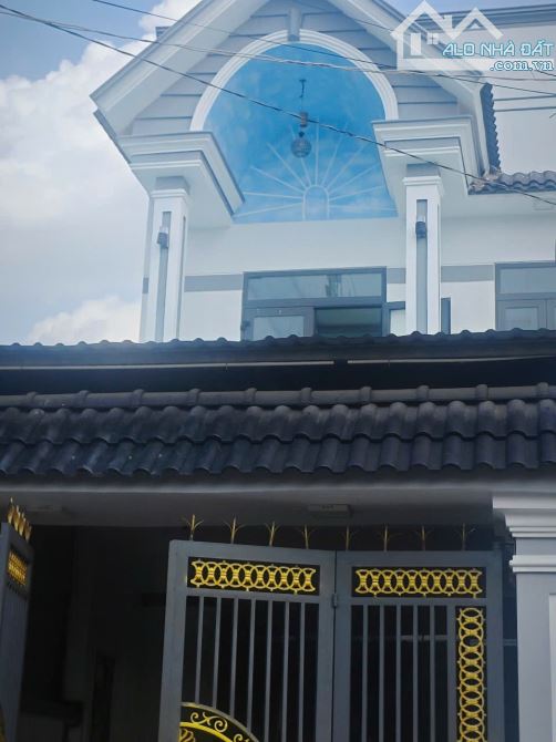 Nhà 1 trệt 1 lầu Diện tích đất 128m2 thái hòa tân uyên 3 tỷ 3 buôn bán tốt