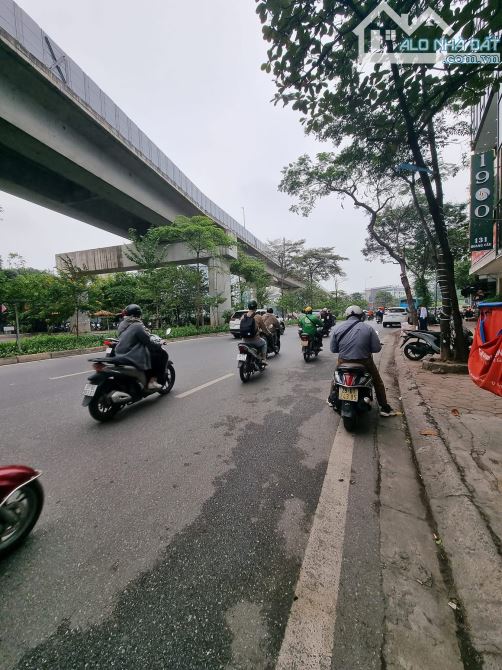 BÁN NHÀ MẶT PHỐ - HOÀNG CẦU DT54M 5 5.6 28Tỉ
