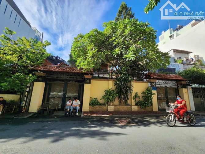 Giá tốt! Bán nhà đường bành văn trân tân bình , ngang hiếm 12mx20m , 2 lầu , giá chỉ 25,9