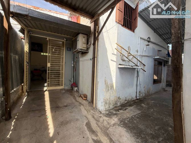 BÁN NHÀ CẤP 4 HẺM 2M CÁCH ĐƯỜNG PHƯỚC LONG CHỈ 50M.DT 51,9M NGAG 4M.HƯỚNG NAM GIÁ 1TY5