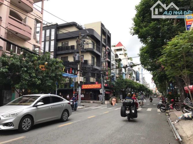 Bán nhà mặt tiền ngay chợ Hoàng Hoa Thám tiện xây CHDV, gần nhà ga T3,(6x35m) giá 27 tỷ