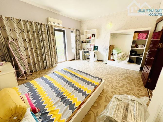 Nhà đẹp// ngõ rộng//thông tứ tung//full nội thấy- tiên ích// xe oto 29 chỗ vào nhà