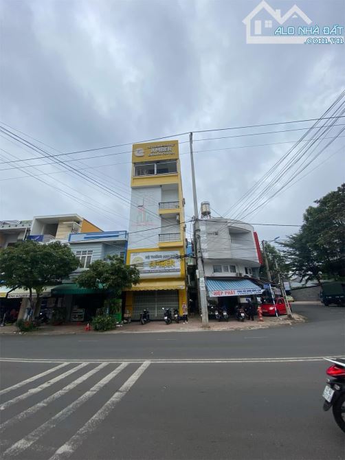 Bán nhà 1 trệt 3 lầu mặt tiền đường Phan Bội Châu, Dt:6 m x 12 m (thổ cư 100%) Hướng Nam