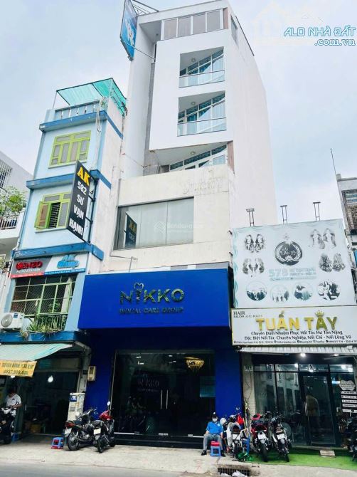Tòa Nhà Giữa Trung Tâm Q10 , Vị Trí Đẹp , Ngang 5m , Dài 22m , Hầm 7 Tầng Thang Máy