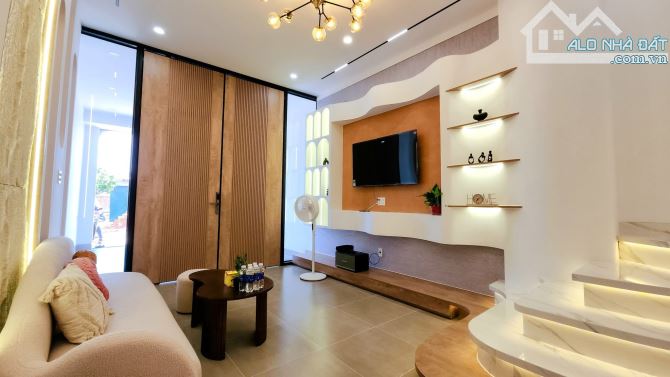 NHÀ FULL NỘI THẤT GẦN CHỢ Y NUÊ: GIÁ 3.95 tỷ