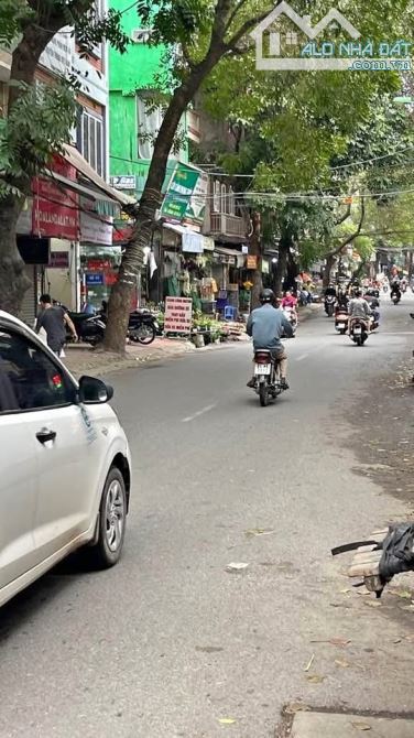 BÁN NHÀ MẶT PHỐ HOÀNG HOA THÁM  📍 Diện tích: 91m² – 2 tầng – Mặt tiền rộng 5m