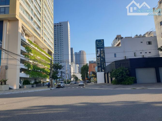 Bán lô góc 166m ngang 14m 2 mặt tiền đường Hà Kỳ Ngộ và Đường 10,5m cách Biển 200m