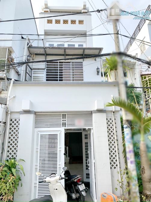 Cho thuê nhà mới 3 lầu hẻm xe hơi đường Hồ Thành Biên Phường 4 Quận 8