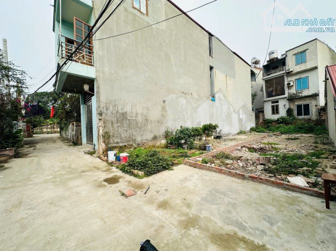 Bán gấp 69m2 đất Lực Canh, Xuân Canh sát Vin Cổ Loa ô tô đỗ cửa