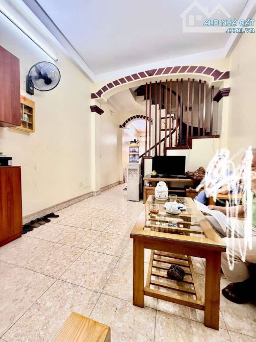 NHà 33m Góc siêu thoáng - Ngô Gia Tự Long Biên