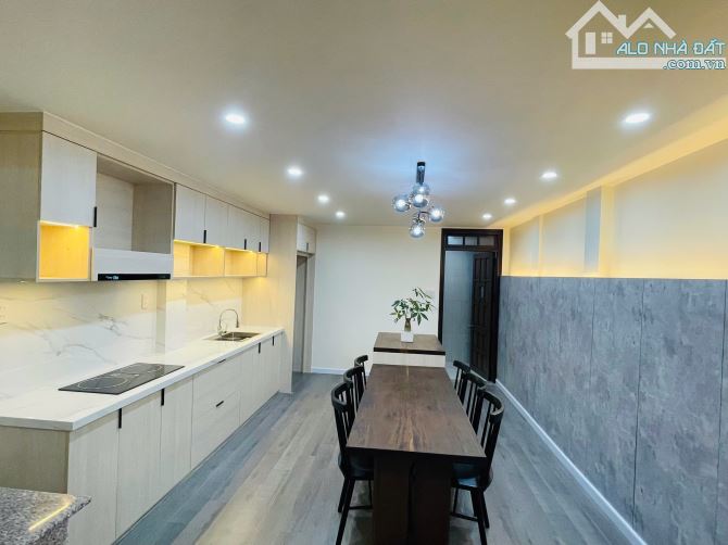 Nhà 3,5 tầng kiệt Duy Tân vị trí quá đẹp giá chỉ 3,2xx tỷ