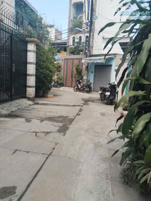 BÁN NHÀ 76M2 MẶT TIỀN ĐƯỜNG, GẦN CHỢ, BV LÊ VĂN THỊNH, Q2. GIÁ 6.X Tỷ