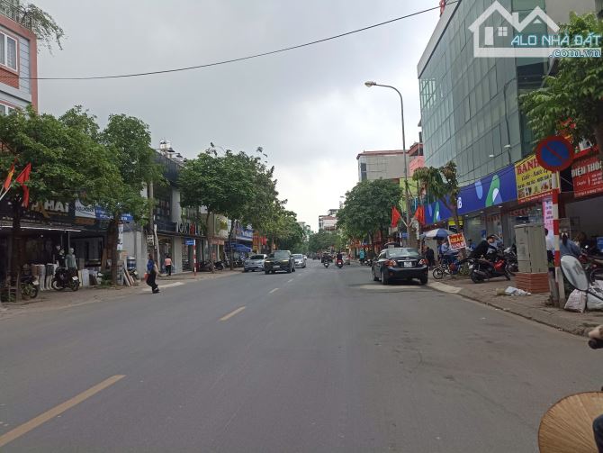 Cần bán nhà mặt đường Ngô Xuân Quảng, Trâu Quỳ, Gia Lâm 70m2 x 3T, 4.2m MT, KD, Vỉa hè.
