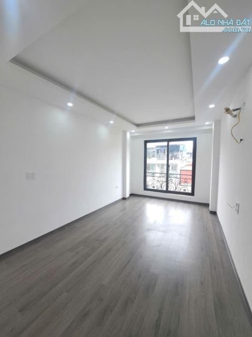 Hoàng Hoa Thám-nhà đẹp 6 tầng-thang máy-8.4 tỷ
