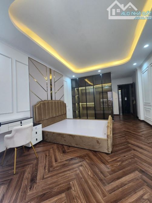 Phân Lô Hồ Đền Lừ – Gara Ô Tô – 6 Tầng Thang Máy – Full Nội Thất Hiện Đại