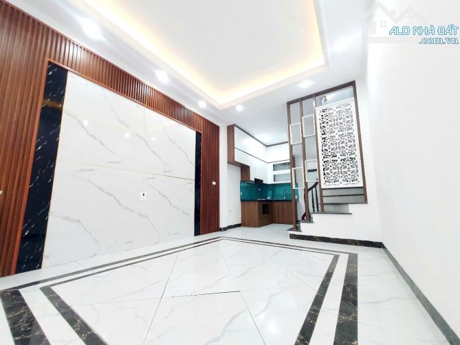 Bán nhà Hưng Phúc, Yên Sở, ngõ nông 15m ra ô tô tránh, 5 tầng mới ở ngay 5 tỷ 950