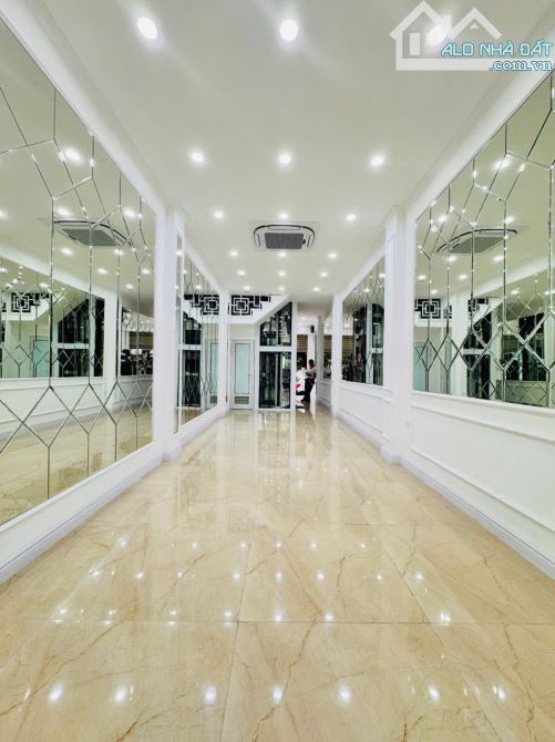✨SIÊU VIP MẶT PHỐ CẦU GIẤY-VỈA HÈ- KINH DOANH SẦM UẤT- NHÀ 2 MẶT Ô TÔ TRÁNH DỪNG ĐỖ NGÀY Đ