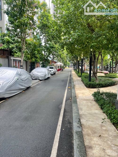 Bán gấp nhà mặt tiền đường góc 2 mặt tiền cộng hòa, qTÂN BÌNH, DT 5X20m, 4 tầng chỉ 22 tỷ