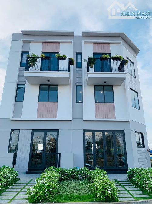 Bán nhà ở xã hội xây sẵn tại Thủ Dầu Một Bình Dương trả trước 720tr full nội thất