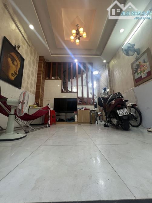 NHÀ NI SƯ HUỲNH LIÊN, QUẬN TÂN BÌNH - HẺM 6M - 4 TẦNG - KHU VIP BÀU CÁT - CHỈ 6,1 TỶ