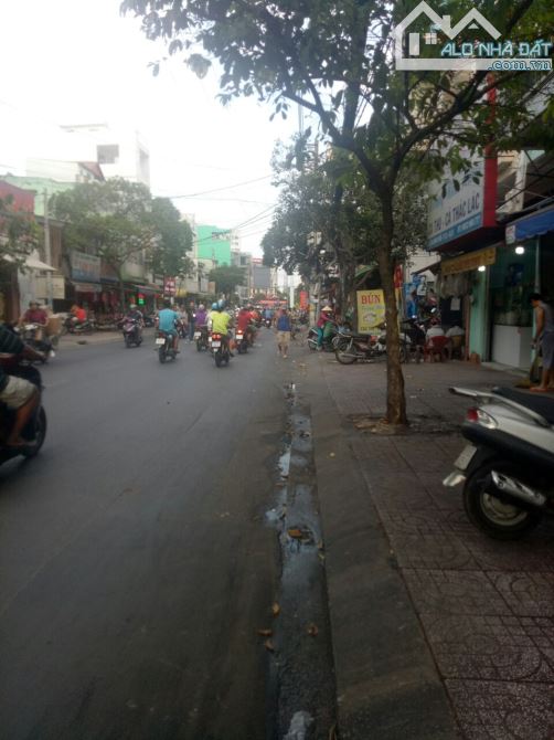 Bán nhà trong khu bàu cát DT 8×28m đúc 3tâm đường trước nhà 10m,