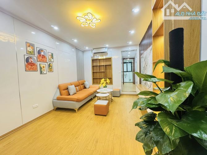 💥Tập thể tầng 3 Thái Thịnh 60m 2PN riêng, Nội thất mới toanh, nhỉnh 3 tỷ