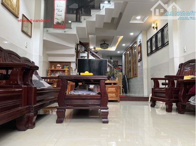 Hot! Bán nhà hẻm xe hơi Hoàng Bật Đạt, Tân Bình – nhà bao đẹp như hình, chỉ 7.8 Tỷ!