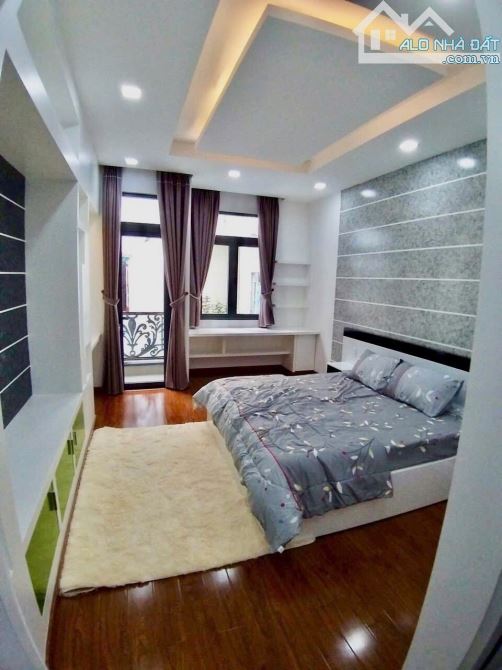 Phú Nhuận - Nhà đẹp ở ngay - 76m2 (4❌18) 4tầng 5 PN - Không QH Chỉ 9.X tỷ