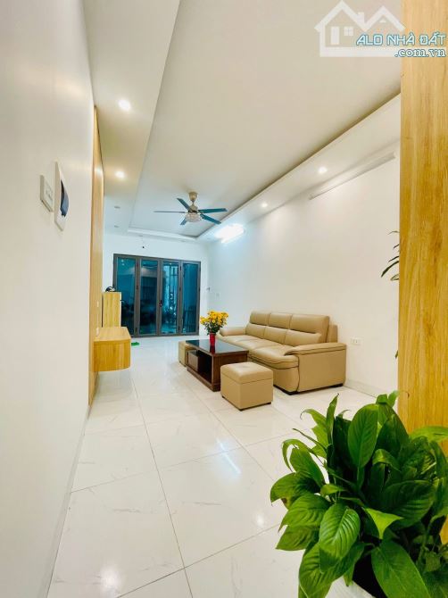 Bán nhà phố Khâm Thiên 46m 3 tầng - Tặng nội thất giá 6.65 tỷ