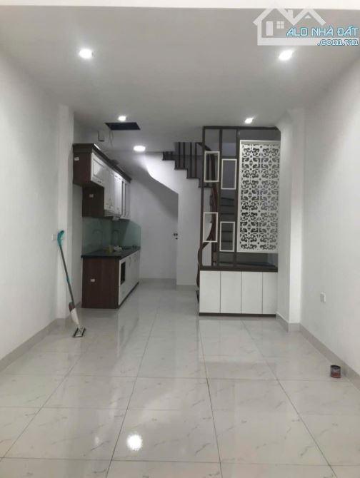 Bán nhà Phúc Lợi, Long Biên 31m2, 6 tầng, ô tô vào nhà, ngõ thông, 6.6 tỷ