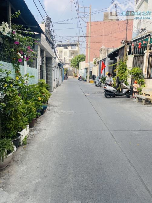 🏡🏡nhà trung mỹ tây, trung chánh, hóc môn, nhà chính chủ btct, xe hơi đậu trước nhà, an t