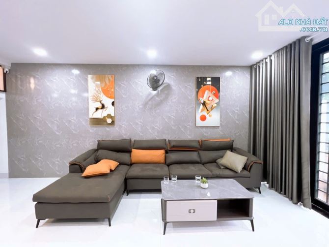 NHÀ MÊ THIẾT KẾ HIỆN ĐẠI CUỐI YMOAL RẼ TRÁI - Loctran